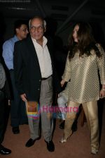 Yash Chopra, Tina Ambani at Lalit Intercontinental 1st anniversary in Andheri, Mumbai on 19th Nov 2009 (81).JPG
